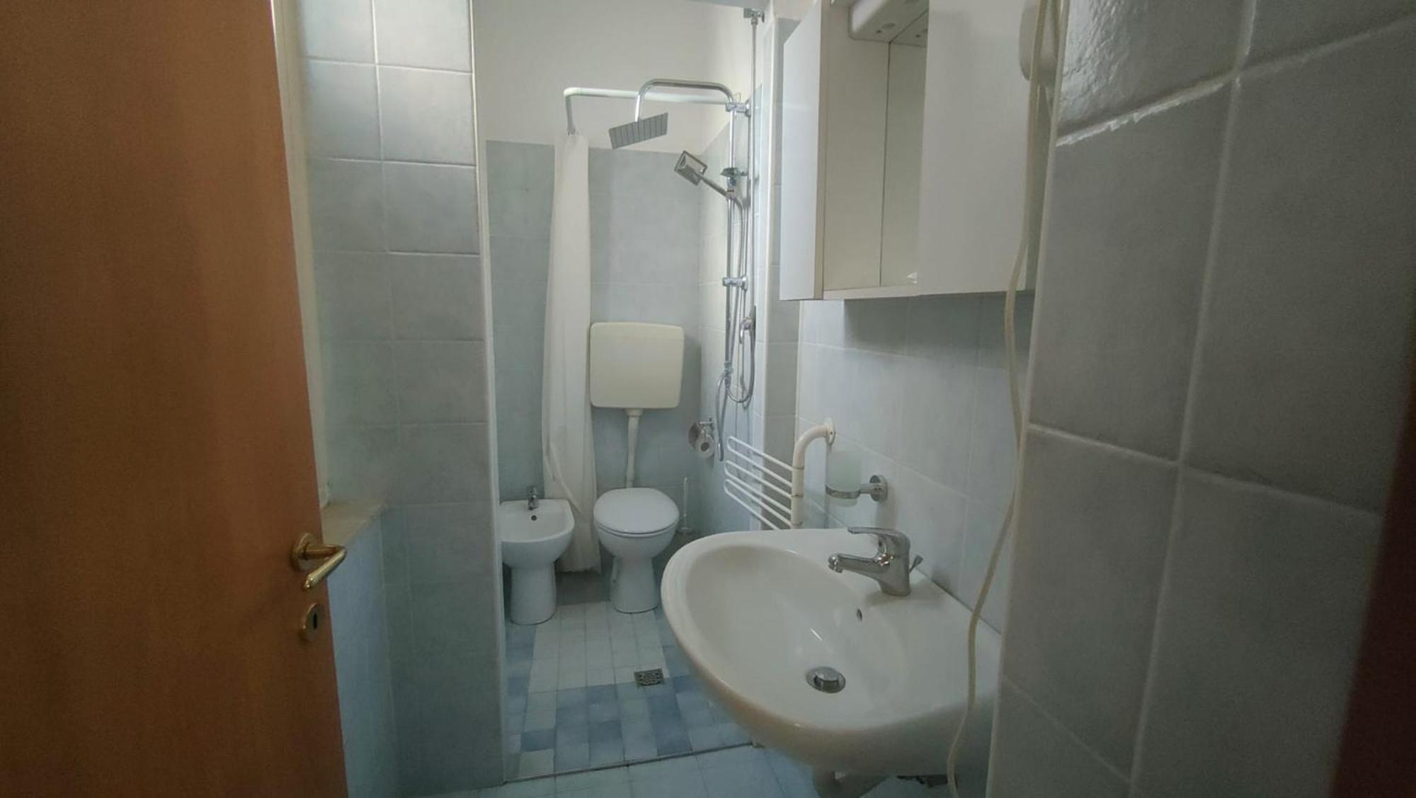 Hotel Eriale Римини Экстерьер фото